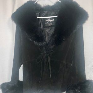 Chic Black Suede Faux Trimmed Coat